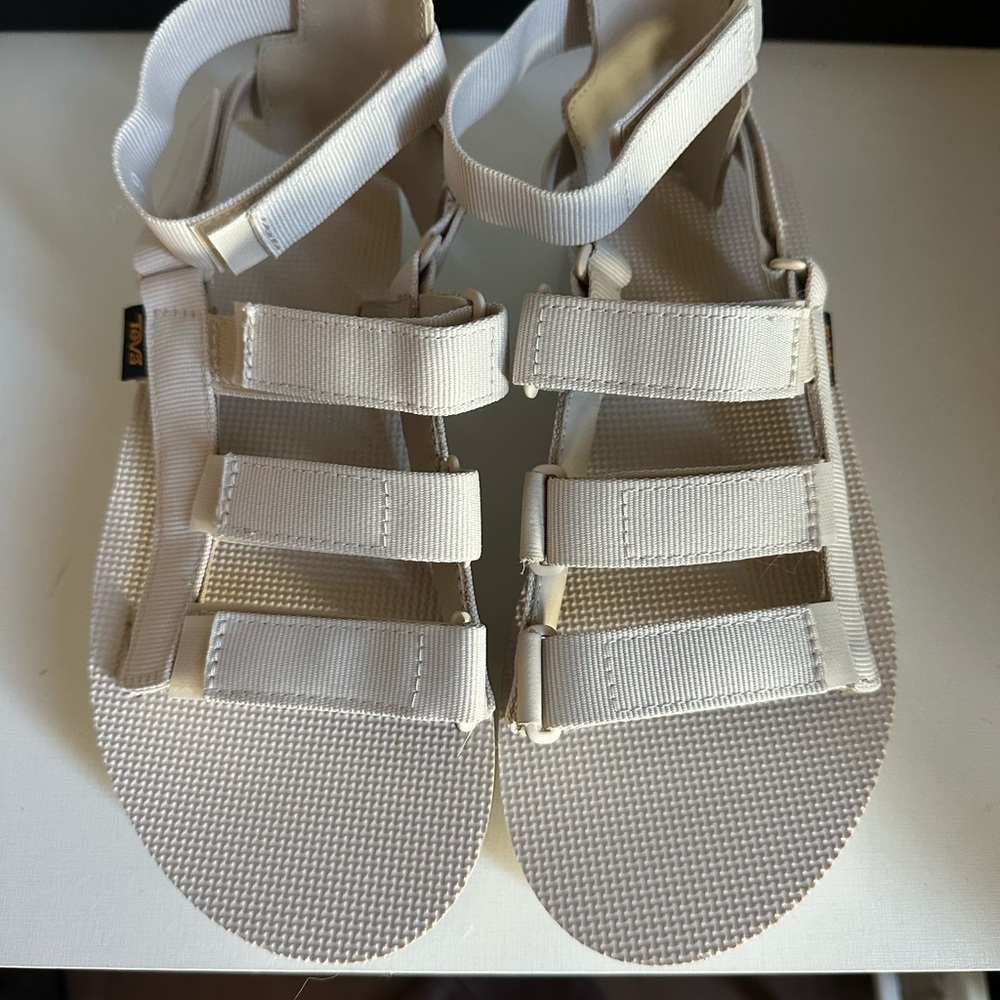 Brand New Teva Women's Tan Sandals